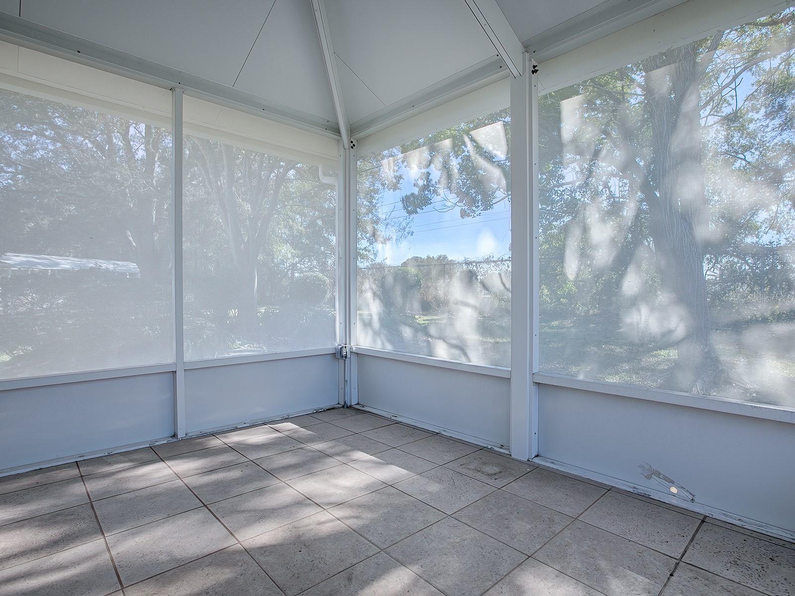 Image 36 of 46 For 17242 94th Coults Circle