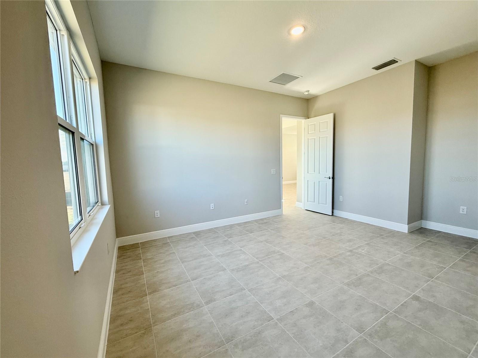 Image 18 of 52 For 8592 Hempstead Way