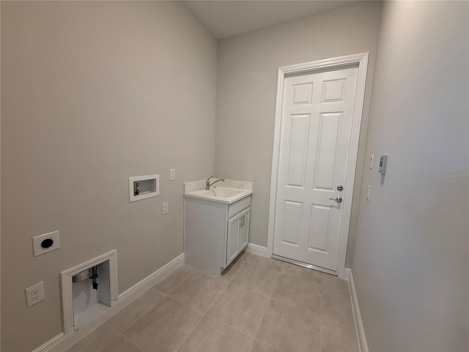 Image 28 of 52 For 8592 Hempstead Way
