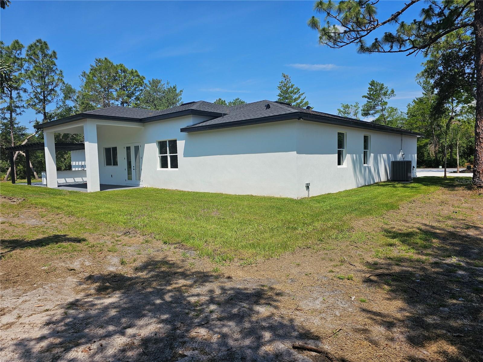 Image 18 of 21 For 42200 Chinaberry Street