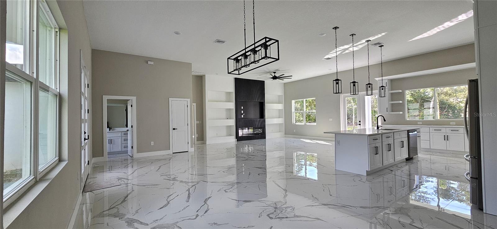 Image 30 of 56 For 42200 Chinaberry Street