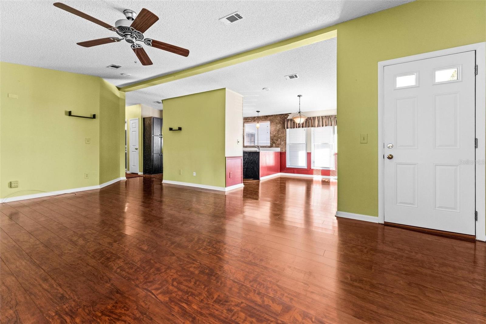 Image 10 of 61 For 1121 Paradise Drive