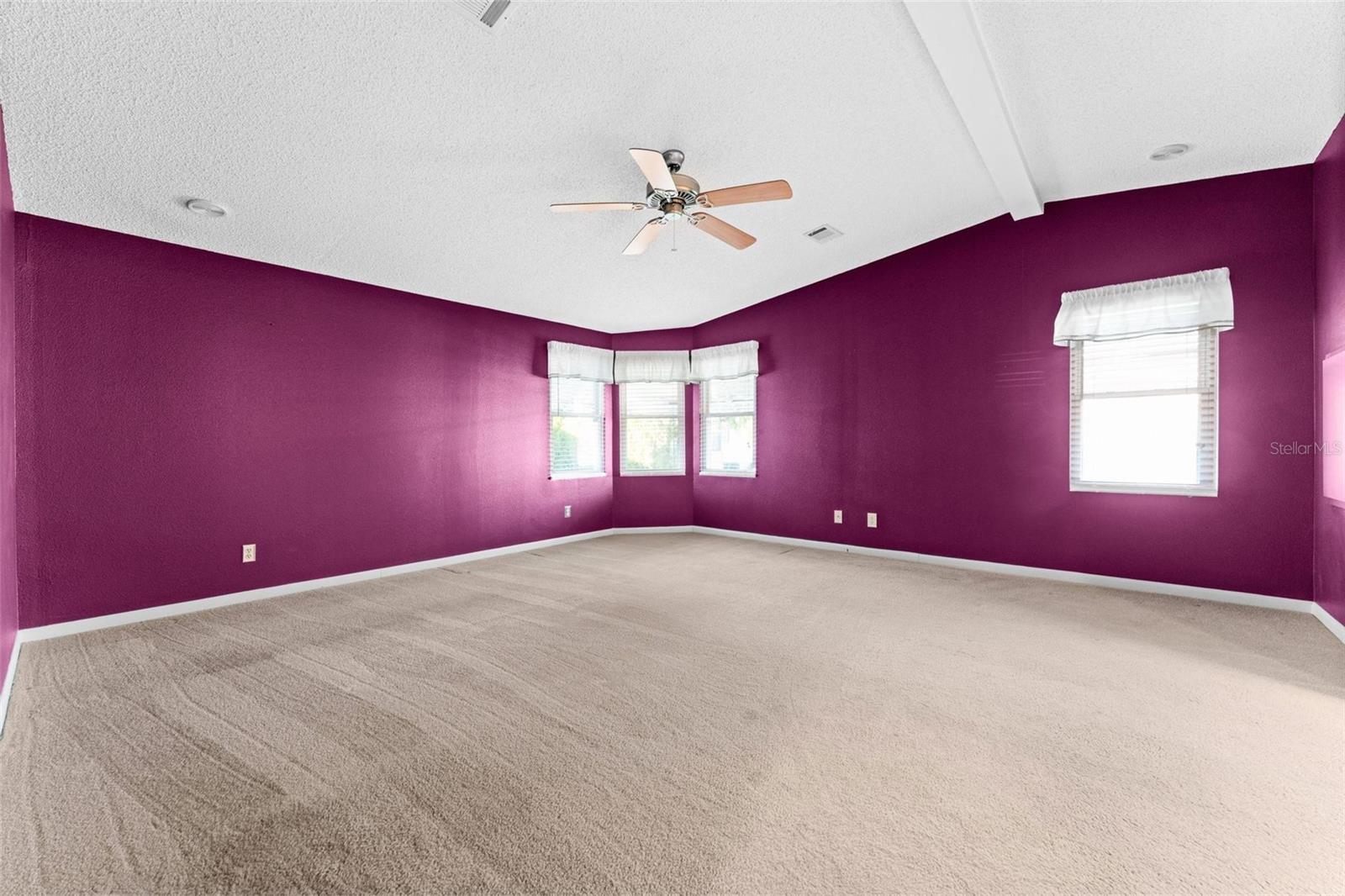 Image 27 of 61 For 1121 Paradise Drive