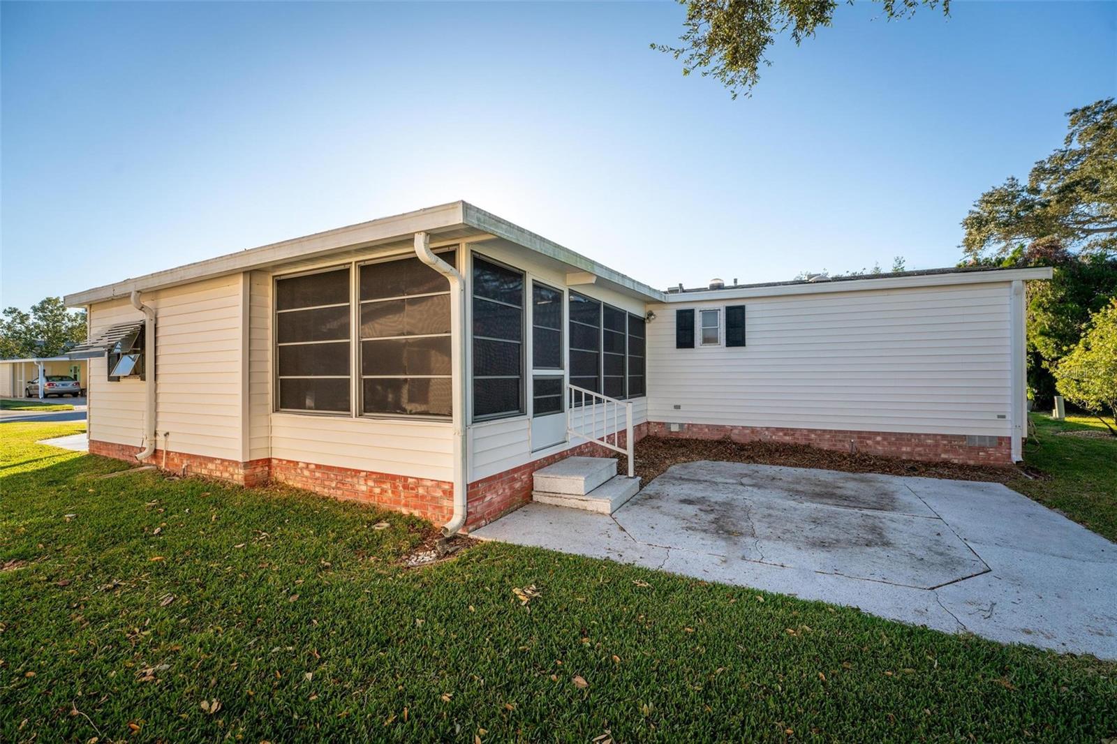 Image 41 of 61 For 1121 Paradise Drive