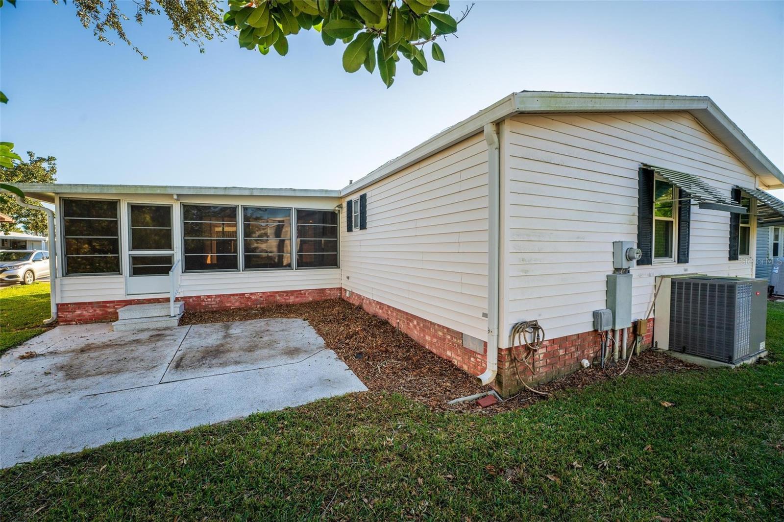 Image 45 of 61 For 1121 Paradise Drive