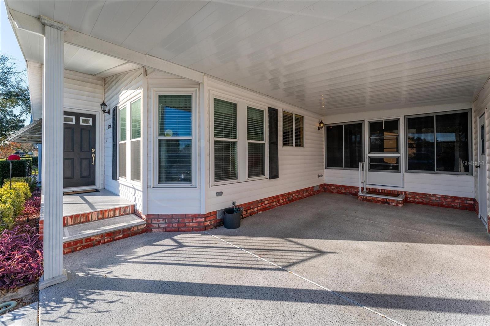 Image 8 of 61 For 1121 Paradise Drive