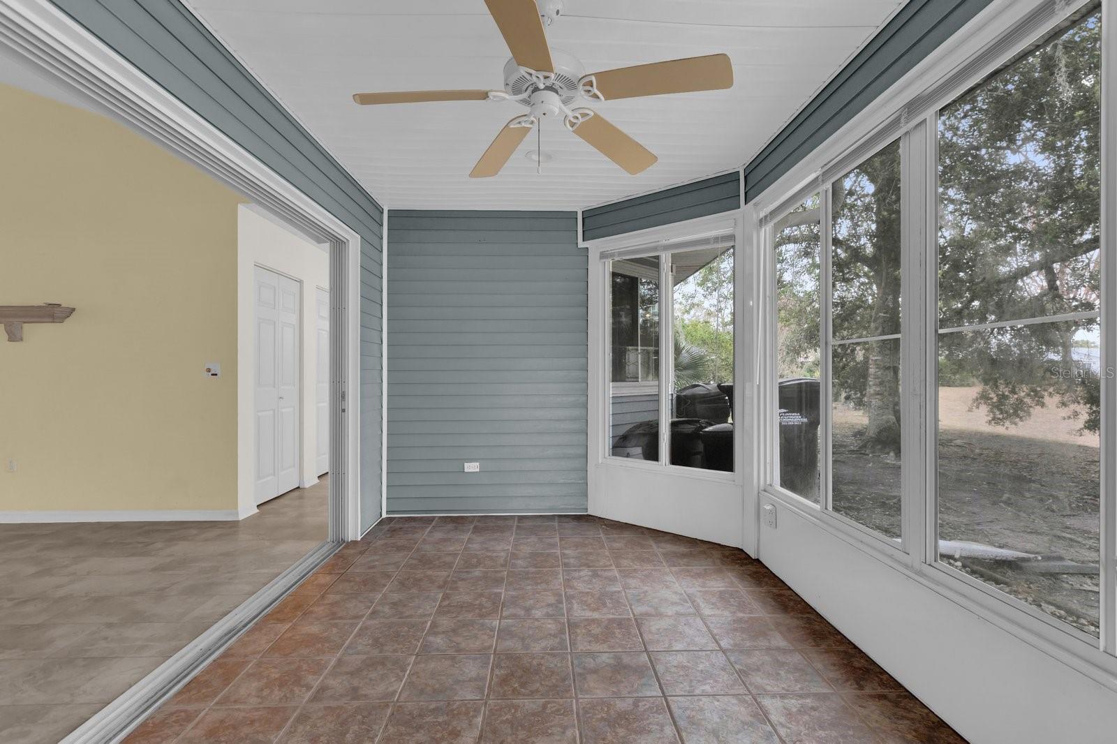 Image 20 of 35 For 11631 82nd Terrace