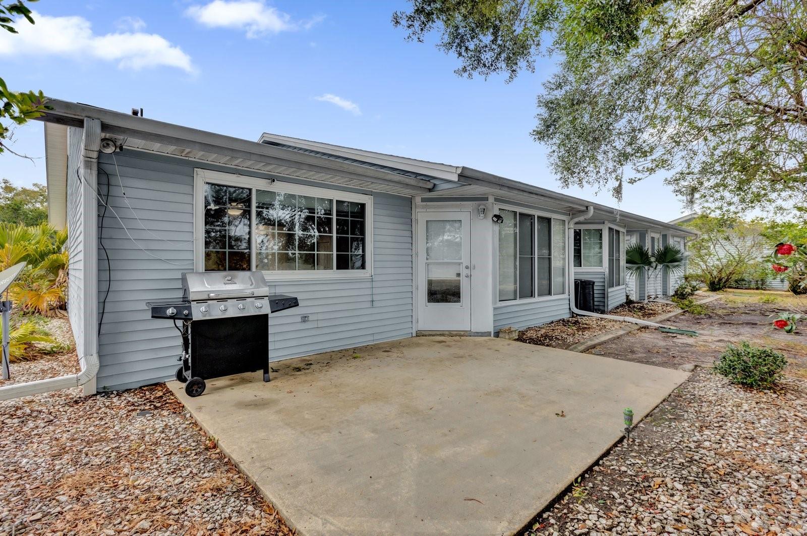 Image 21 of 35 For 11631 82nd Terrace