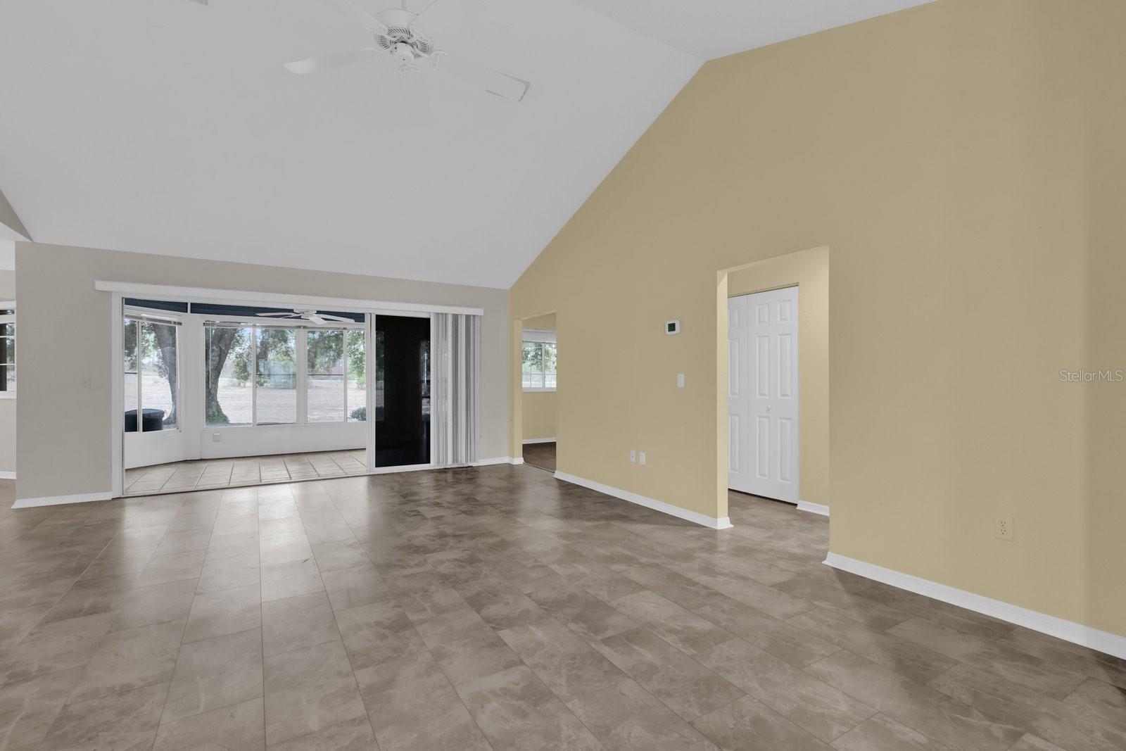 Image 6 of 35 For 11631 82nd Terrace