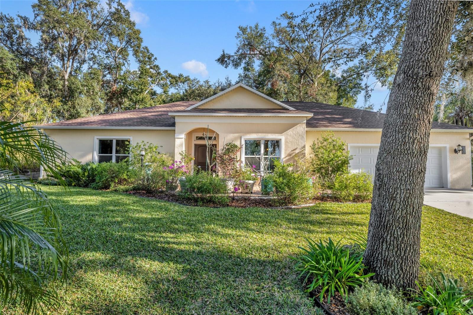 Details for 214 Forest Park Lane, LADY LAKE, FL 32159