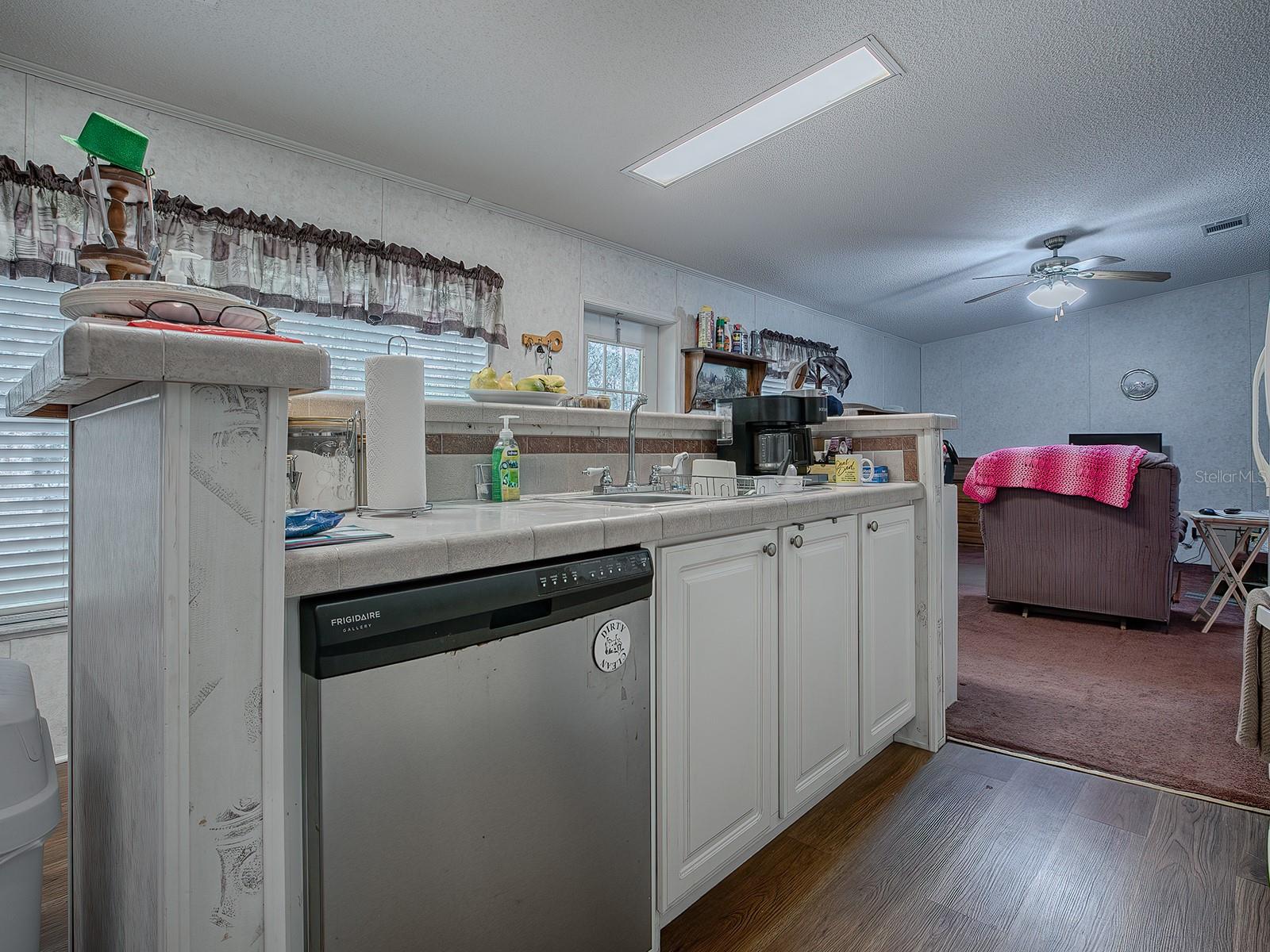 Listing photo id 13 for 3284 20th Lane