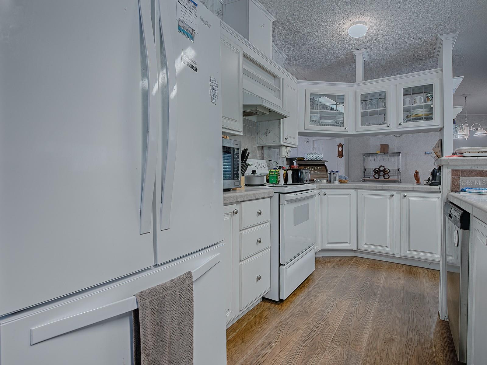 Listing photo id 14 for 3284 20th Lane