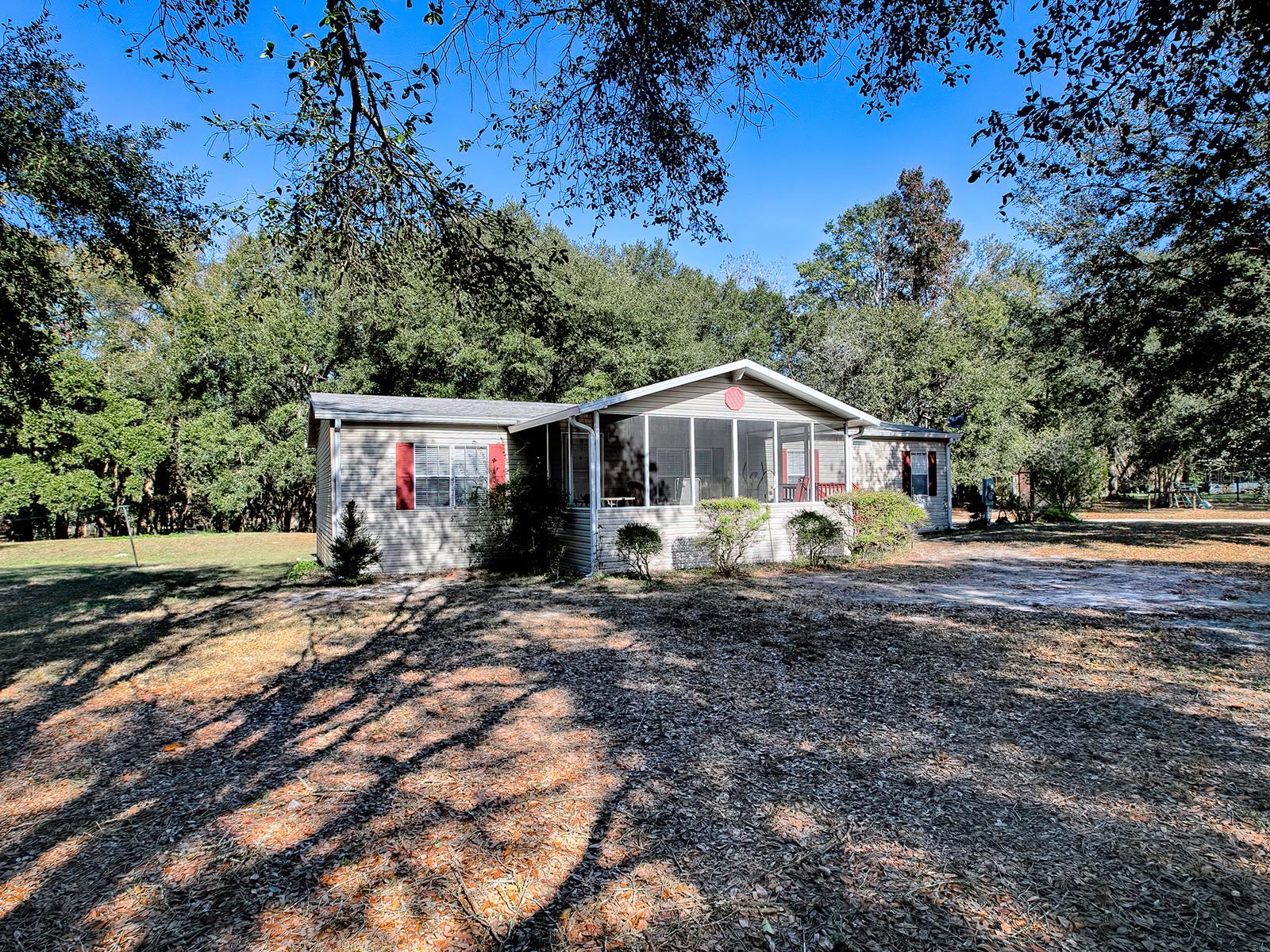 Listing photo id 0 for 3284 20th Lane