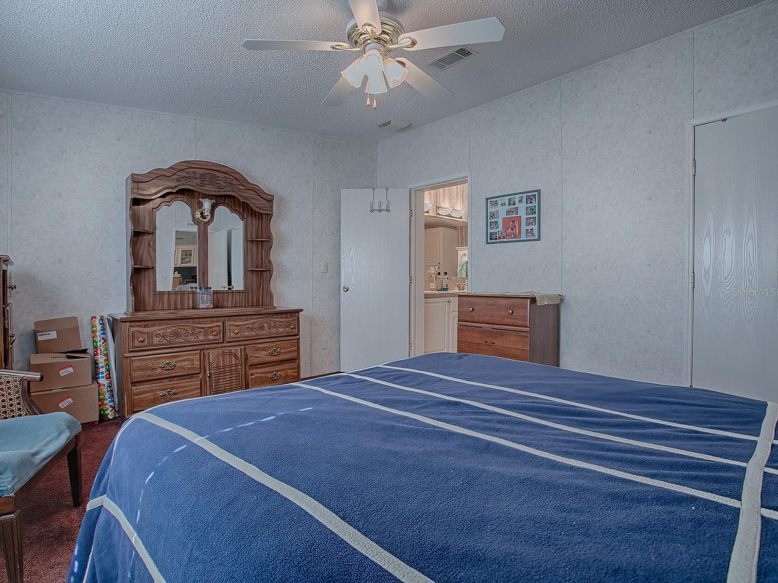Listing photo id 21 for 3284 20th Lane