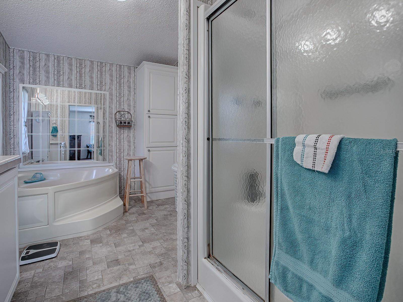 Listing photo id 22 for 3284 20th Lane