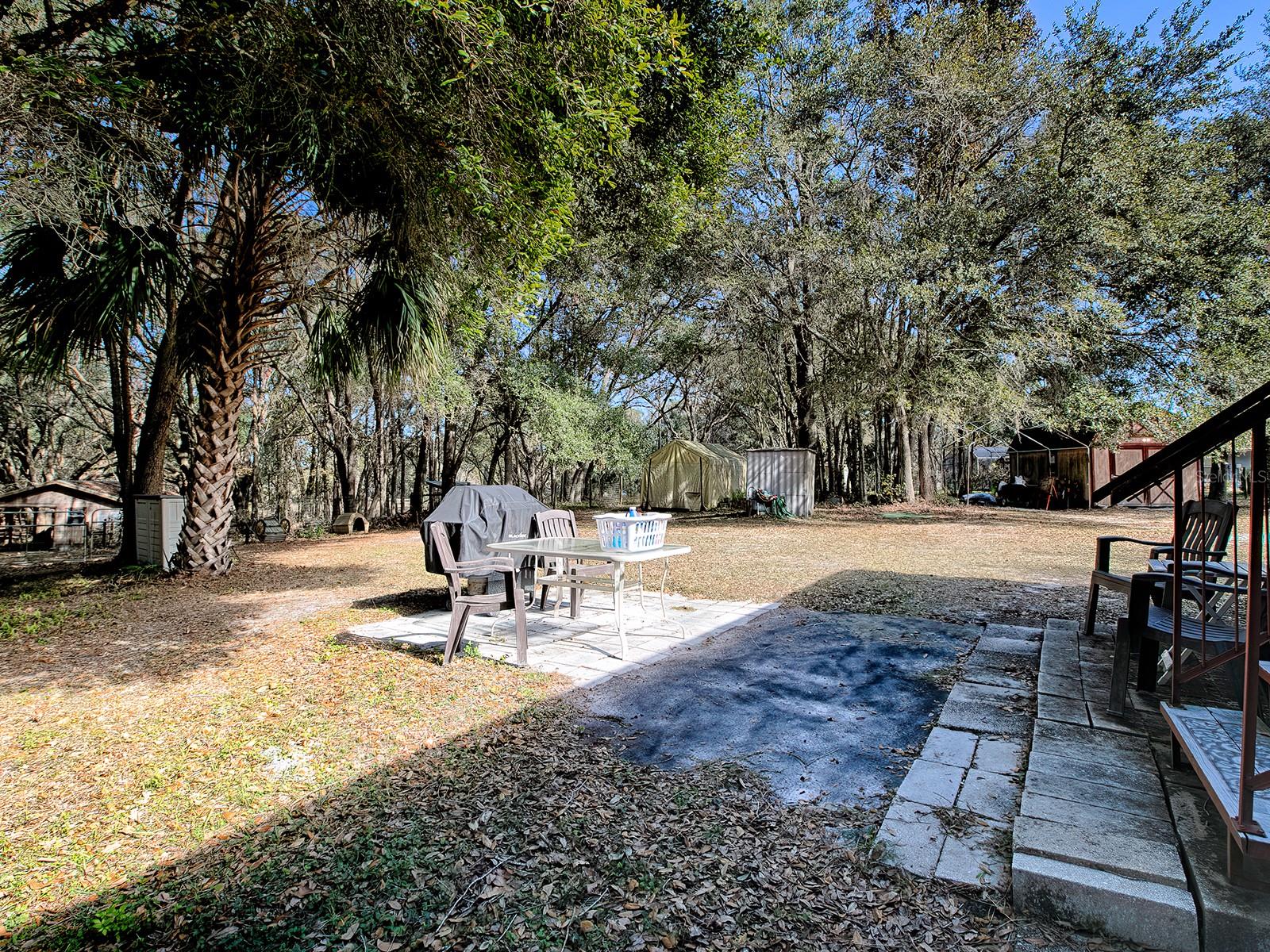 Listing photo id 35 for 3284 20th Lane