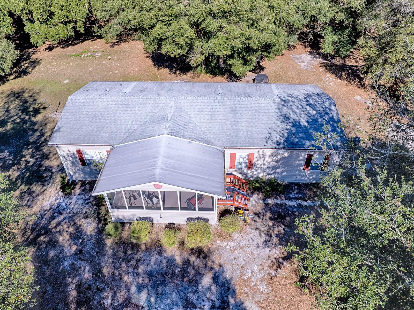 Listing photo id 44 for 3284 20th Lane