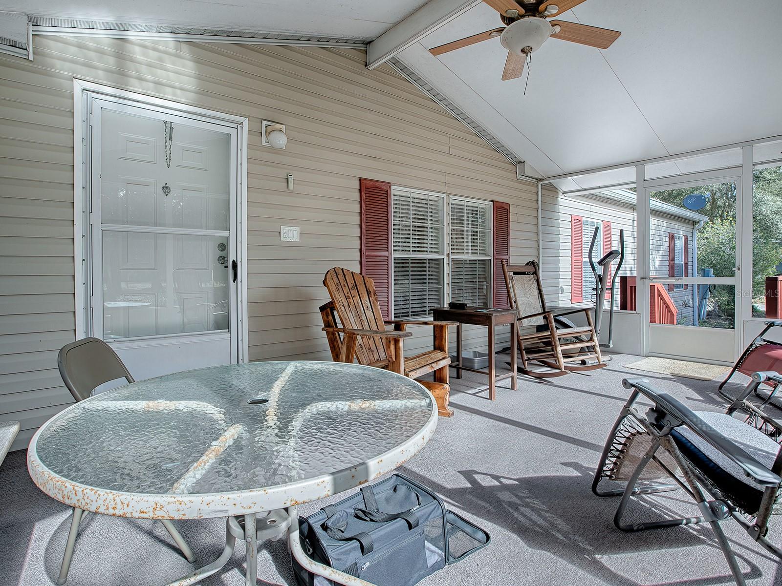 Listing photo id 6 for 3284 20th Lane