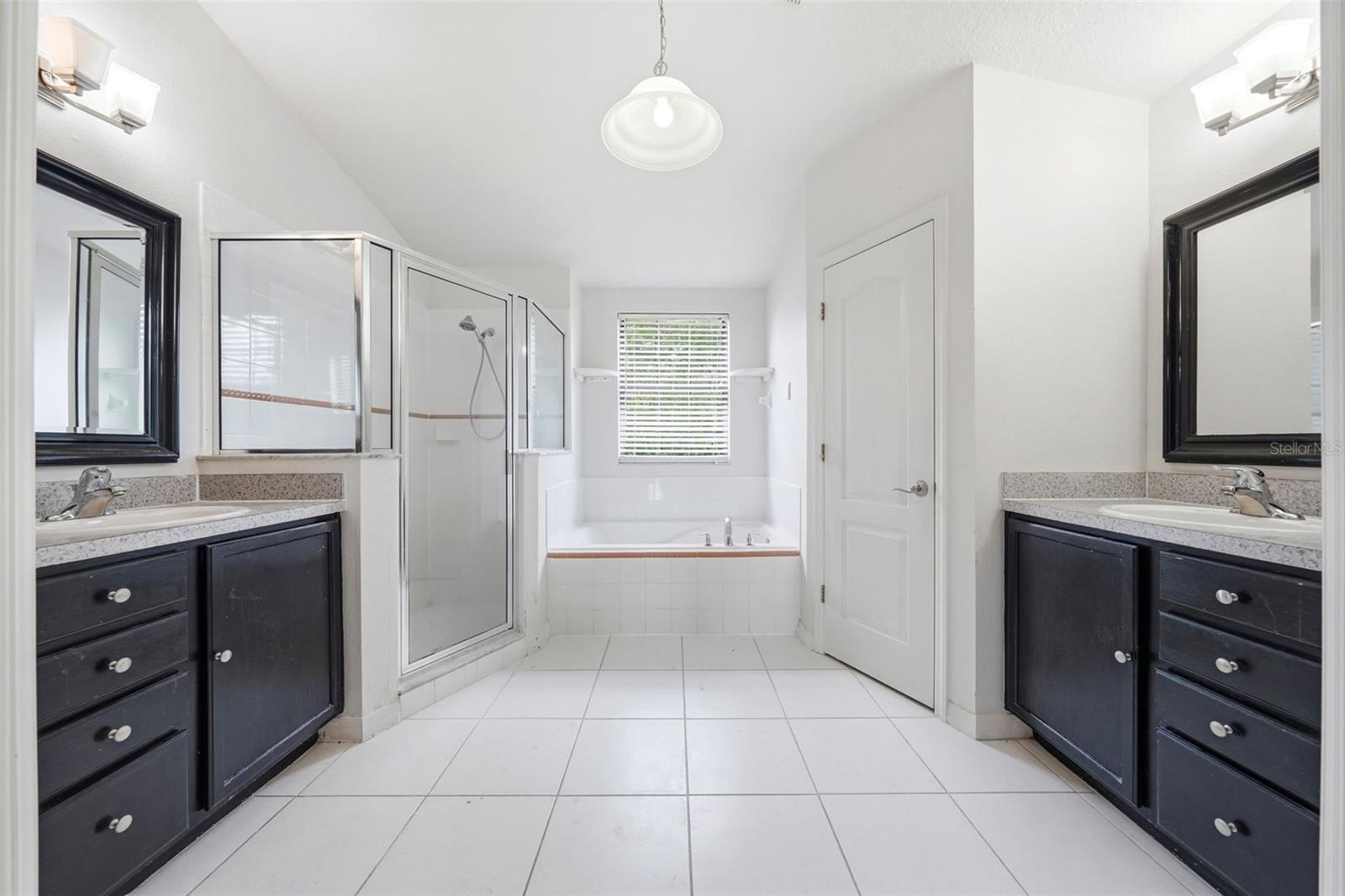 Image 16 of 56 For 36341 Grand Island Oaks Circle