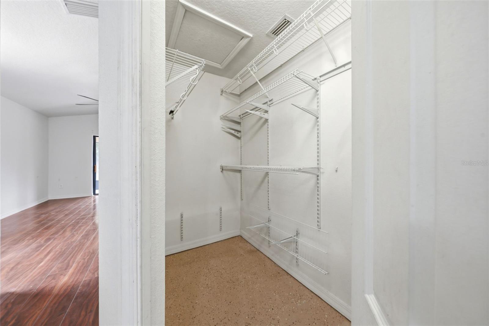 Image 22 of 56 For 36341 Grand Island Oaks Circle