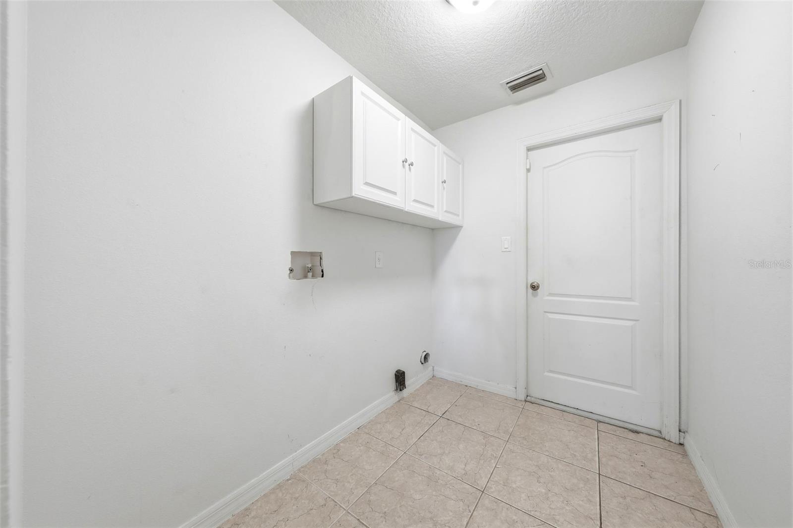 Image 25 of 56 For 36341 Grand Island Oaks Circle