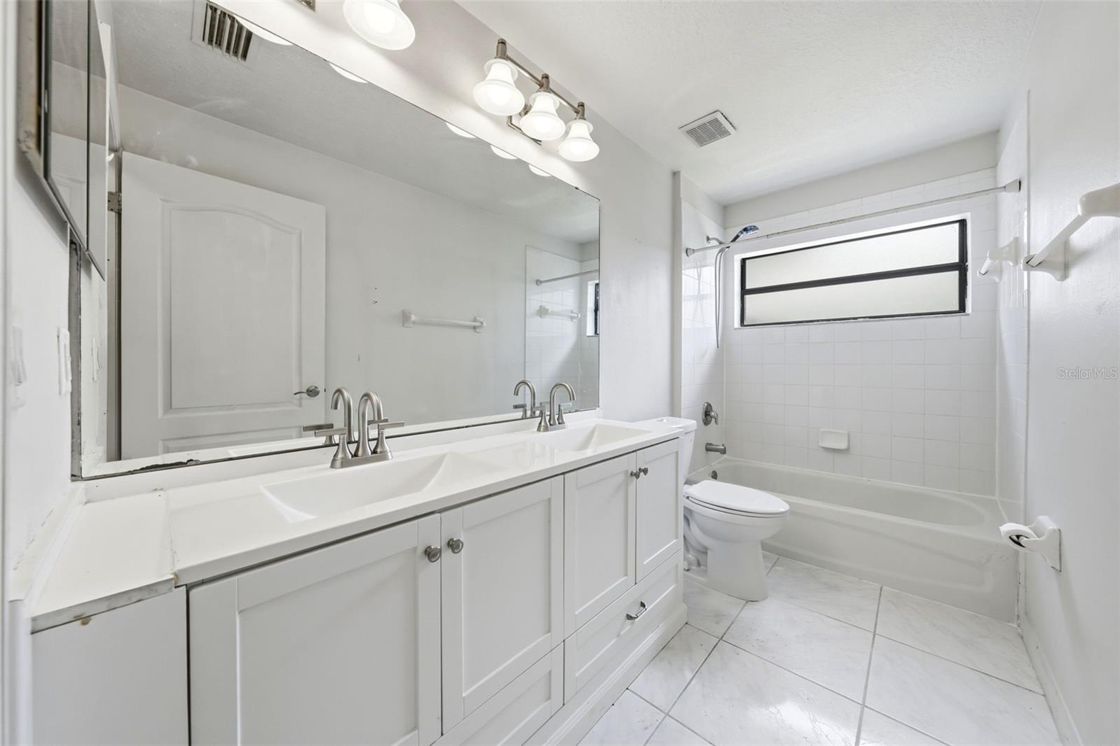 Image 28 of 56 For 36341 Grand Island Oaks Circle