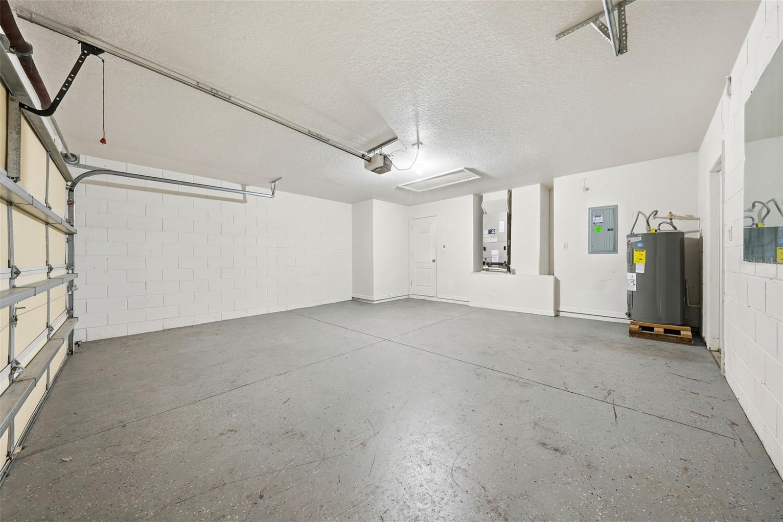 Image 35 of 56 For 36341 Grand Island Oaks Circle