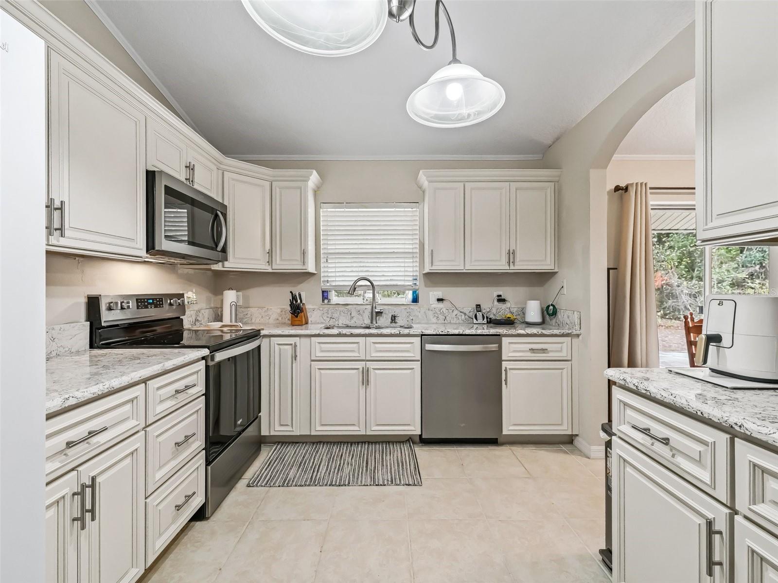Image 16 of 32 For 39727 Redbud Road