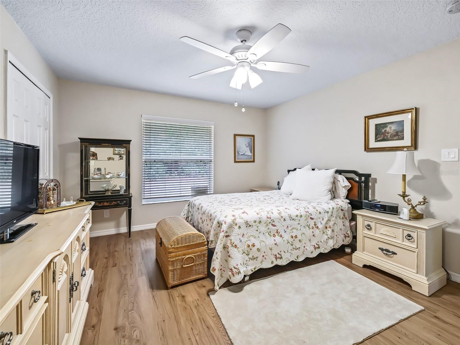 Image 19 of 32 For 39727 Redbud Road