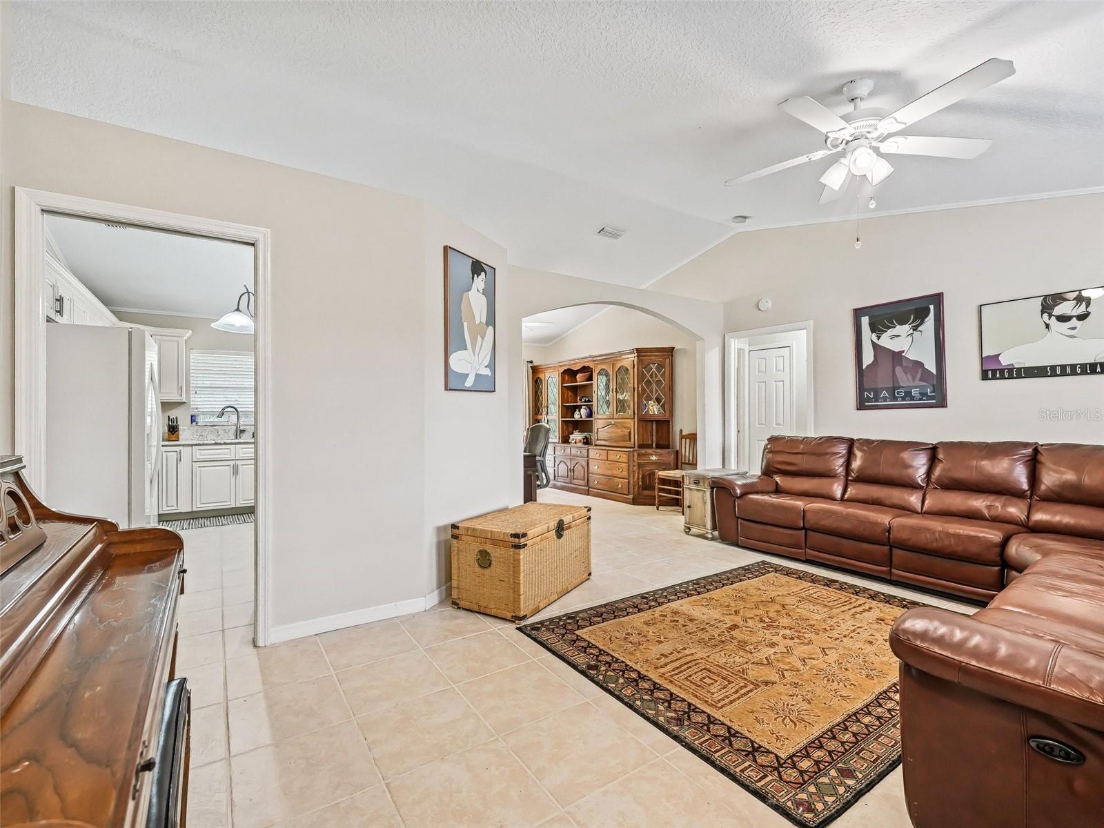 Image 8 of 32 For 39727 Redbud Road