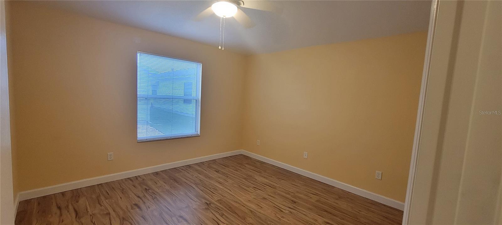 Image 11 of 16 For 3621 Amelia Avenue