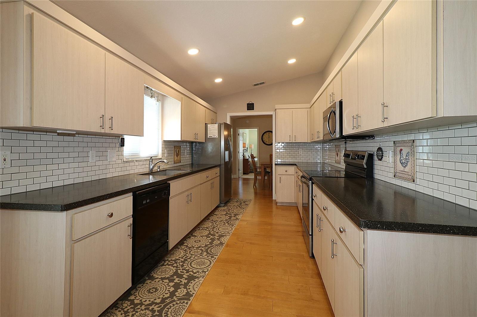 Image 11 of 65 For 13709 89th Avenue