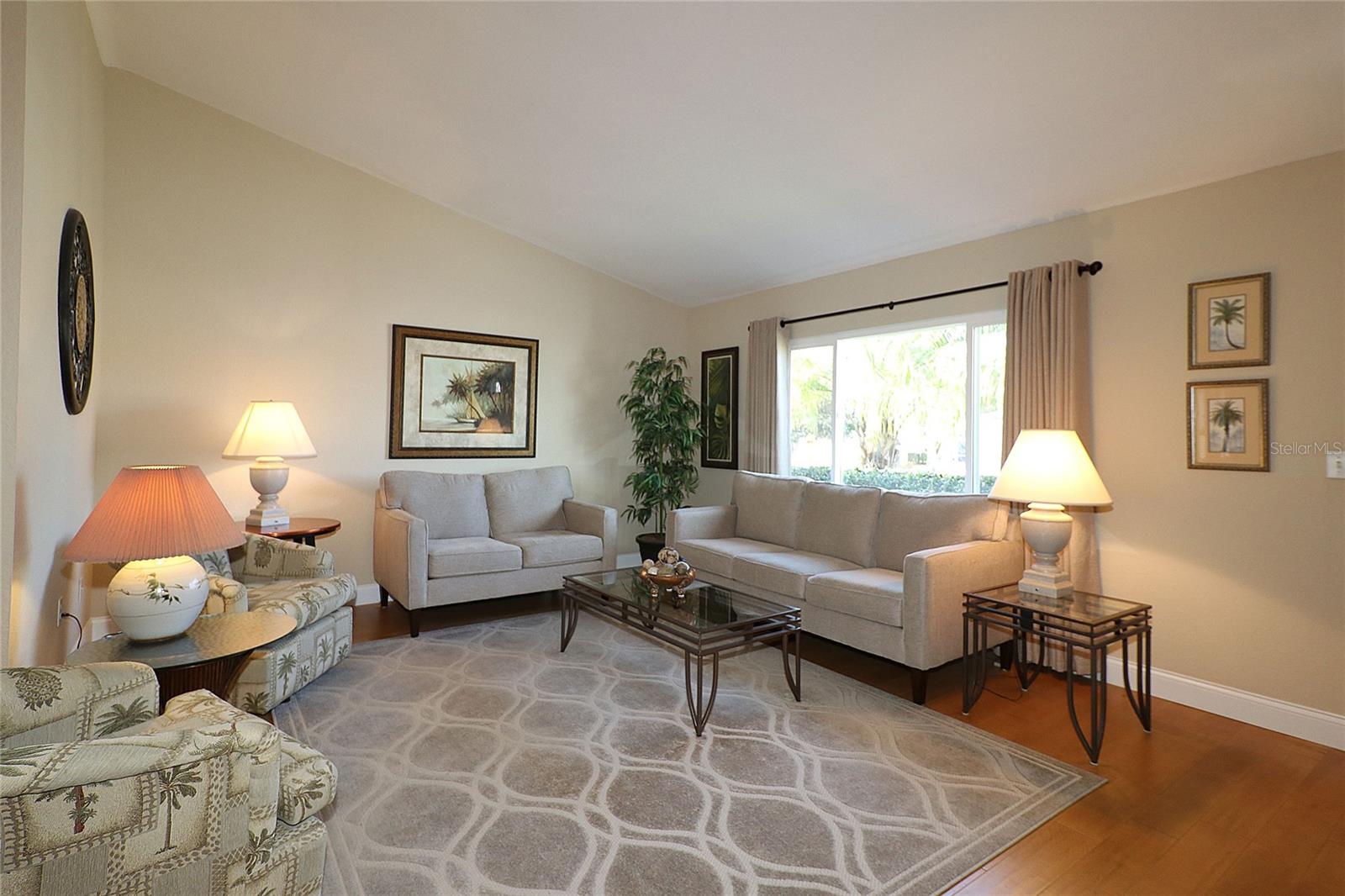 Image 5 of 65 For 13709 89th Avenue