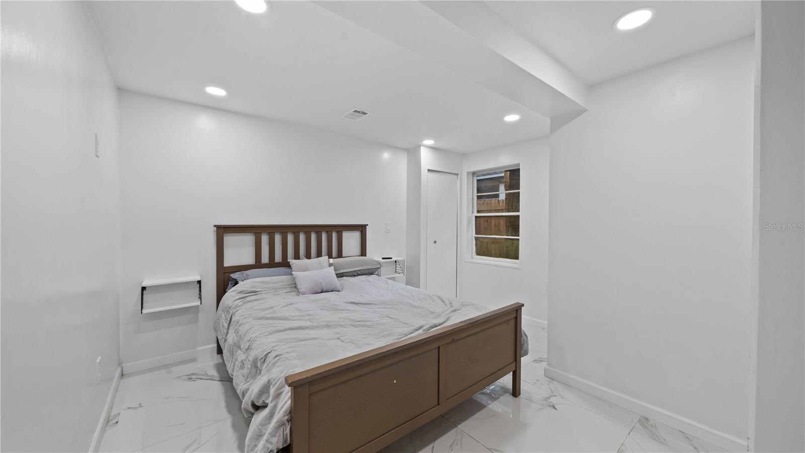 Image 18 of 33 For 1212 59th Street S