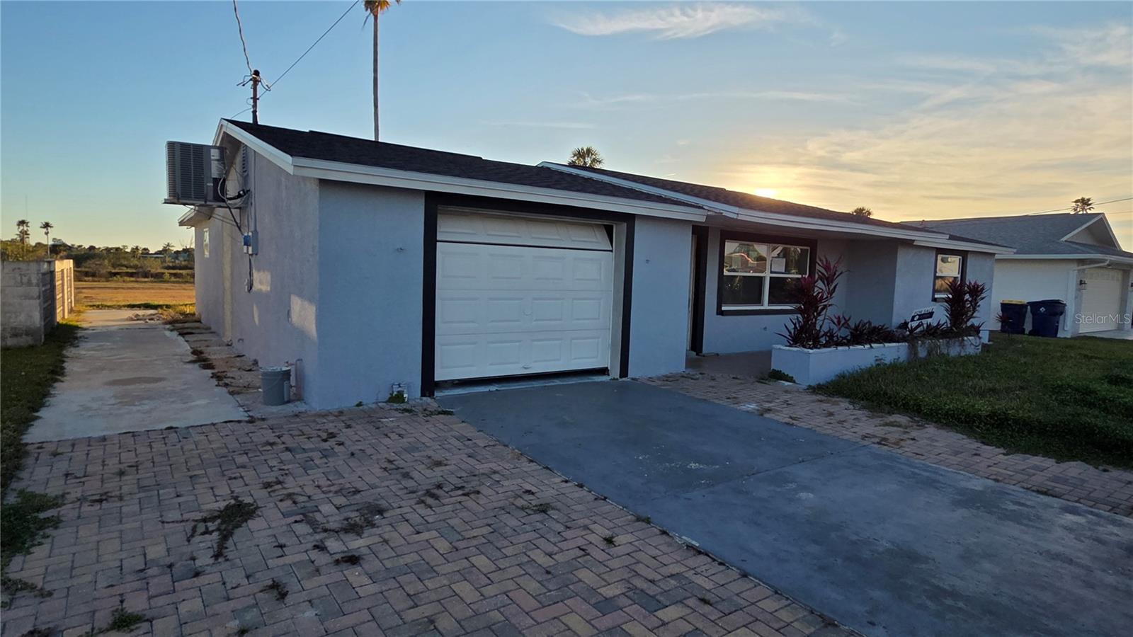 Image 10 of 31 For 4020 Headsail Drive