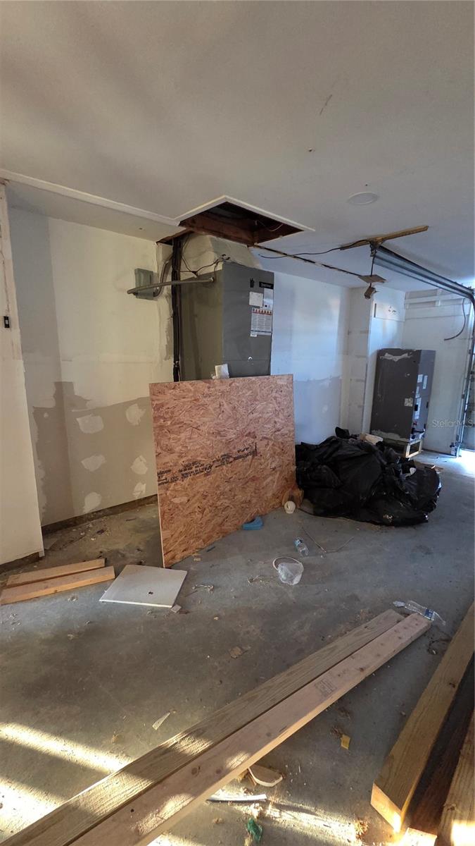 Image 16 of 31 For 4020 Headsail Drive