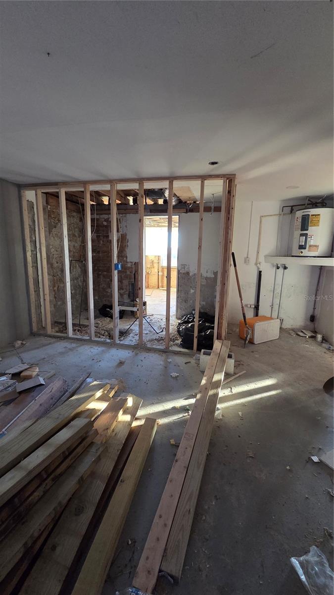 Image 17 of 31 For 4020 Headsail Drive