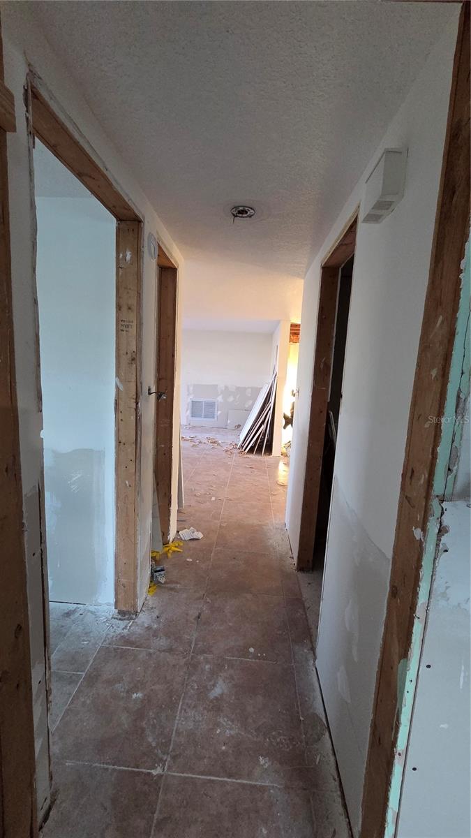 Image 23 of 31 For 4020 Headsail Drive