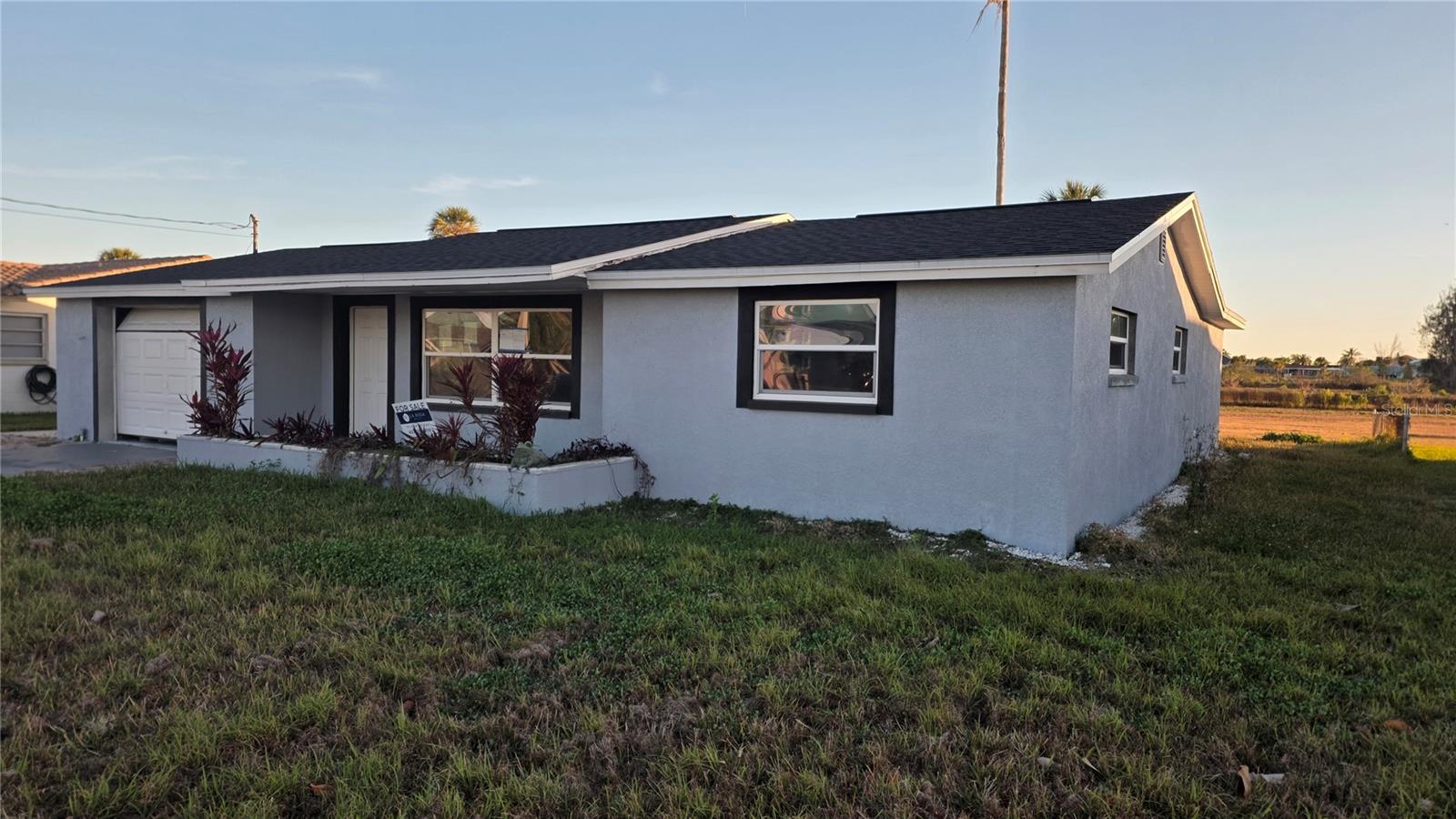 Image 4 of 31 For 4020 Headsail Drive