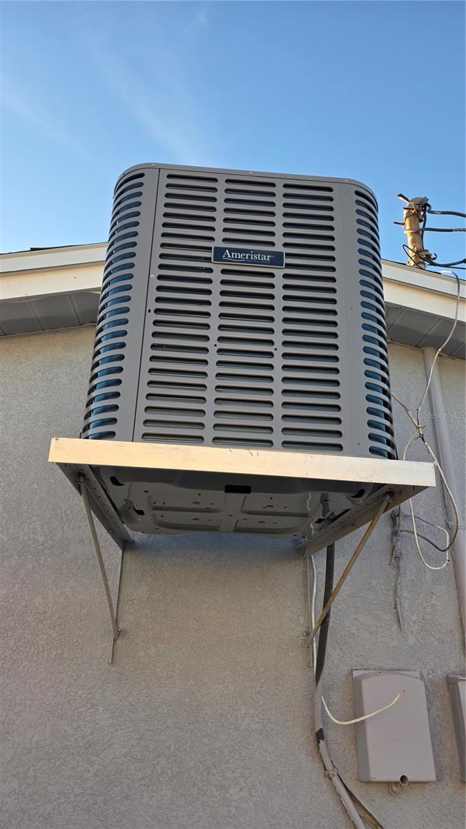 Image 6 of 31 For 4020 Headsail Drive