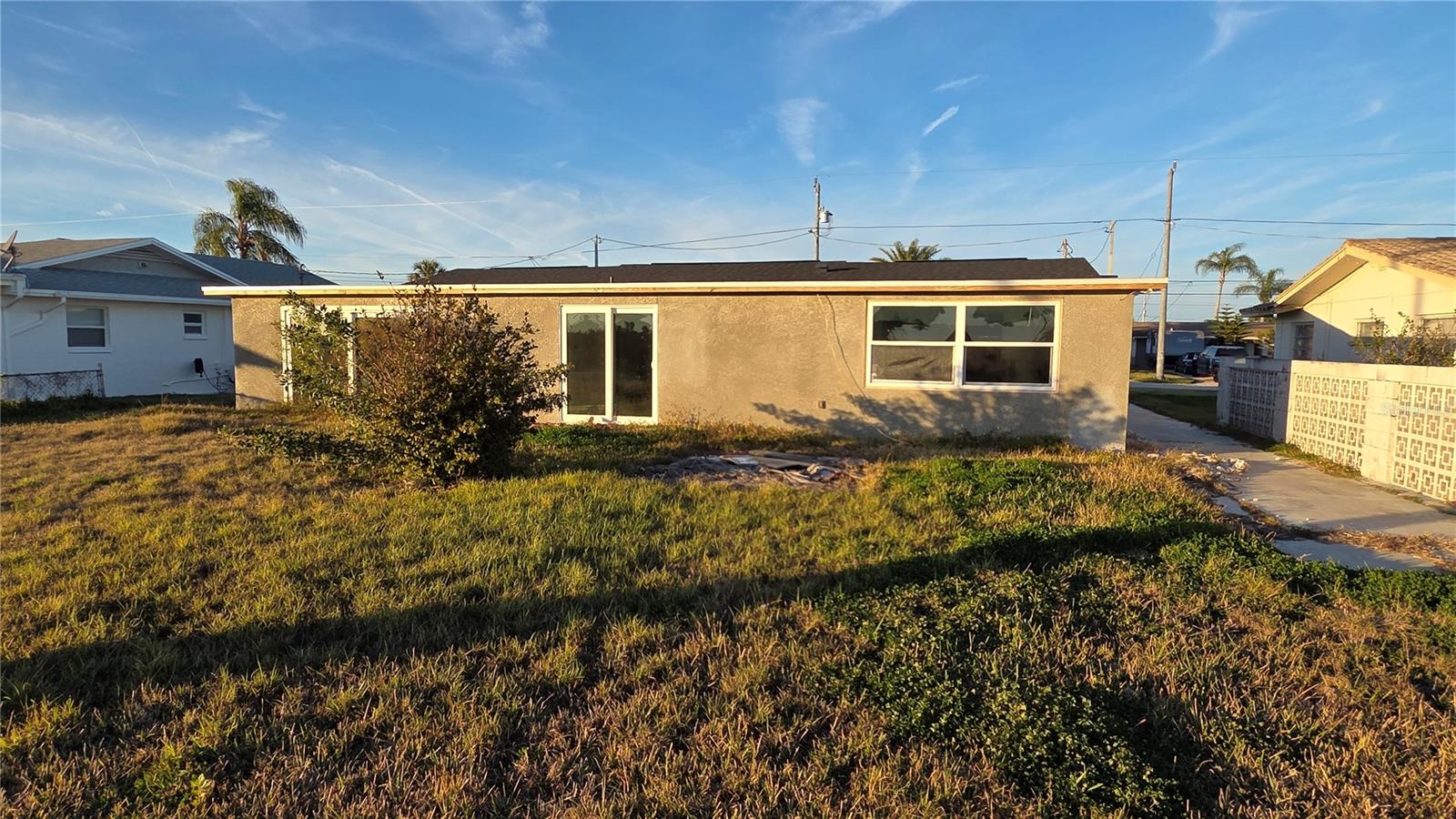 Image 8 of 31 For 4020 Headsail Drive