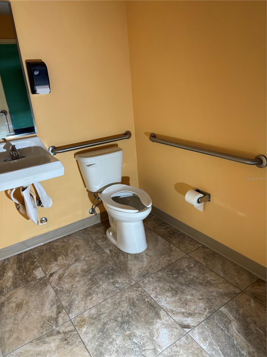 Image 6 of 9 For 2118 20th Place