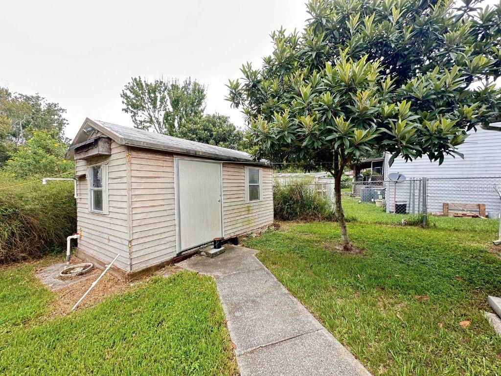 Image 16 of 17 For 17049 Bay Avenue