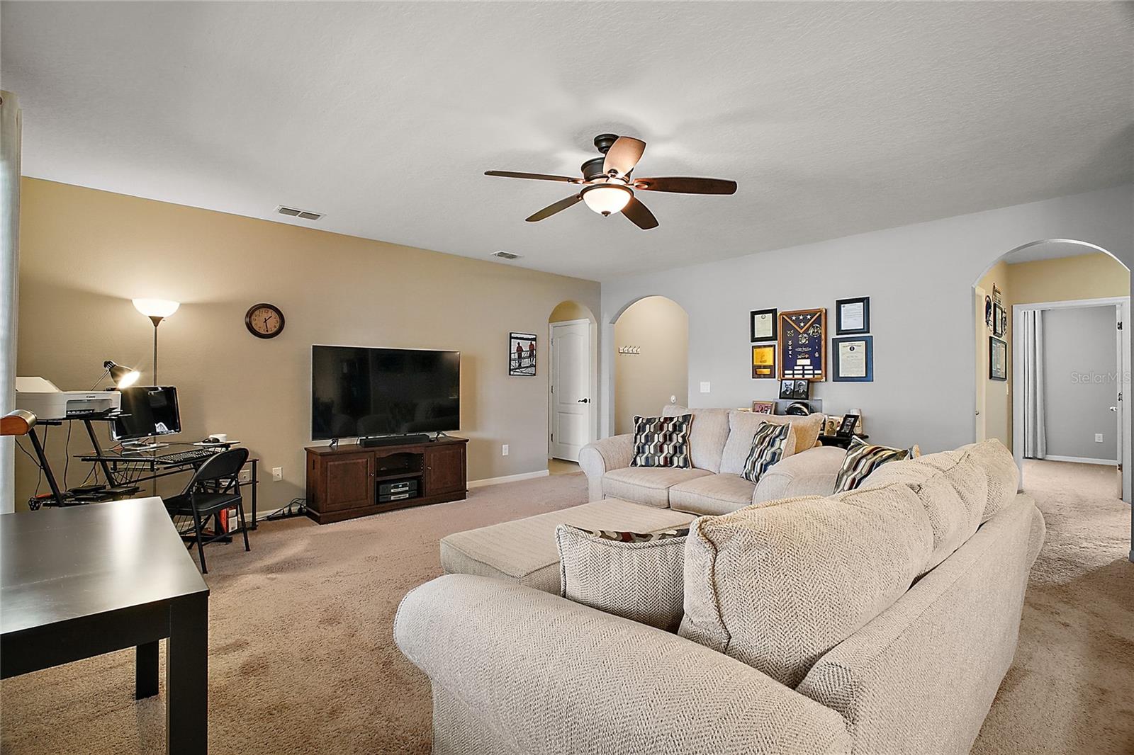 Image 10 of 32 For 36628 Grand Island Oaks Cir