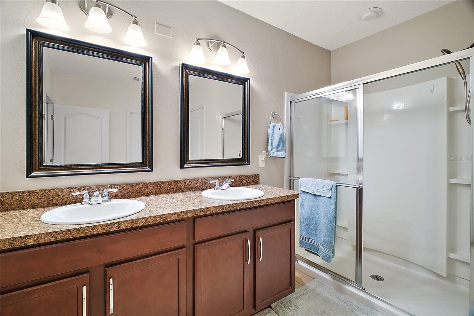 Image 18 of 32 For 36628 Grand Island Oaks Cir