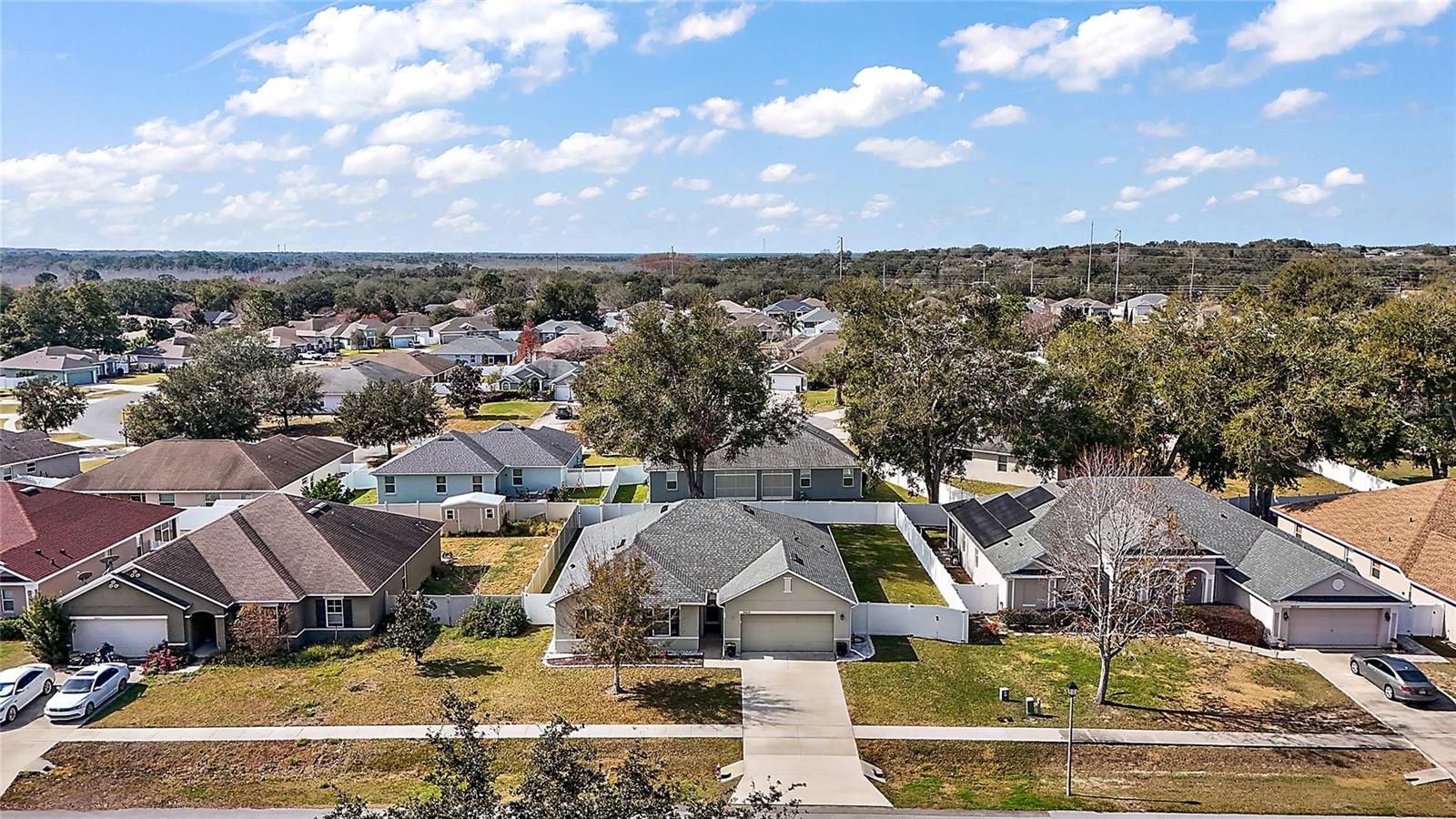 Image 4 of 32 For 36628 Grand Island Oaks Cir
