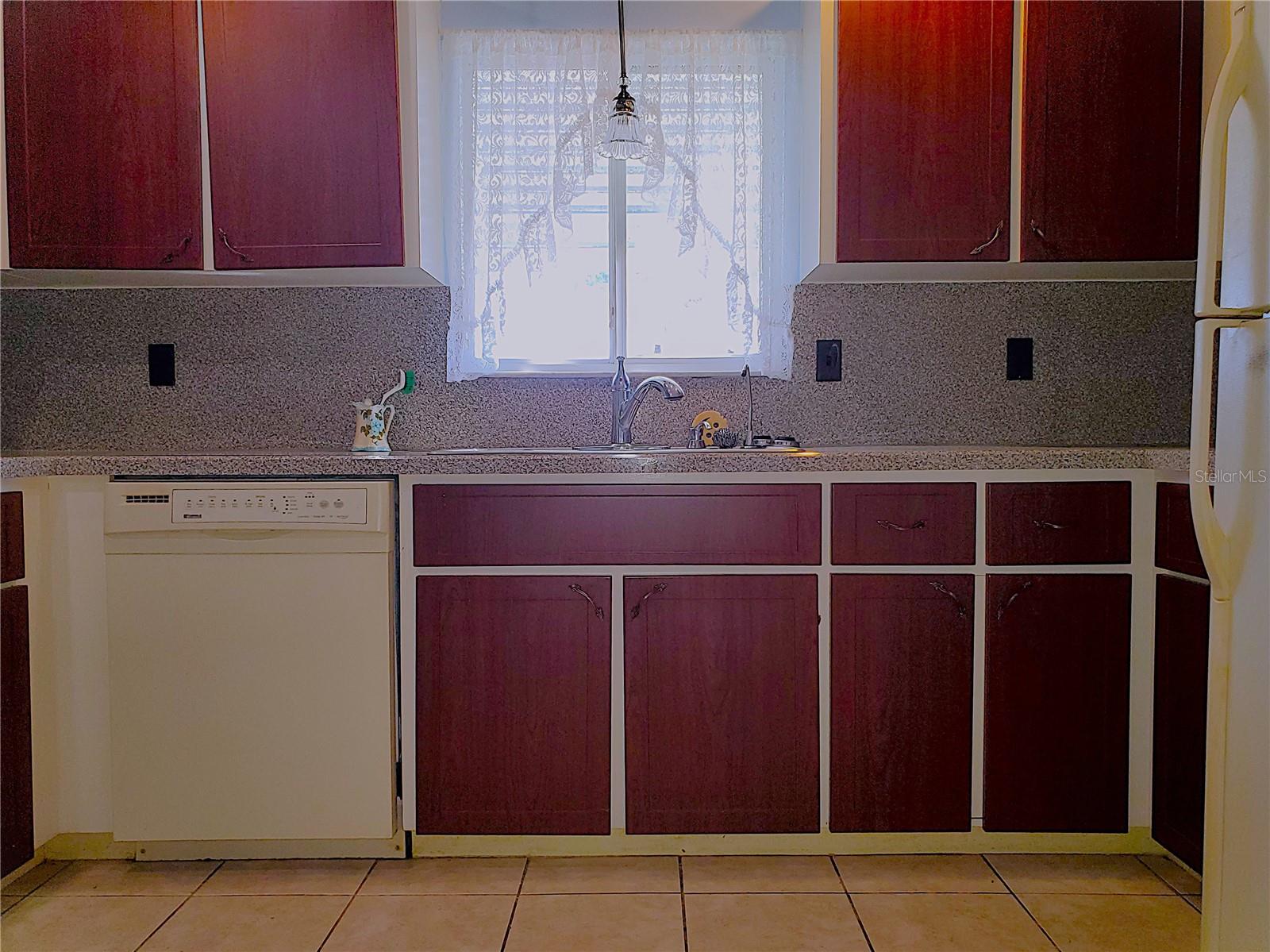 Image 25 of 44 For 10337 176th Street