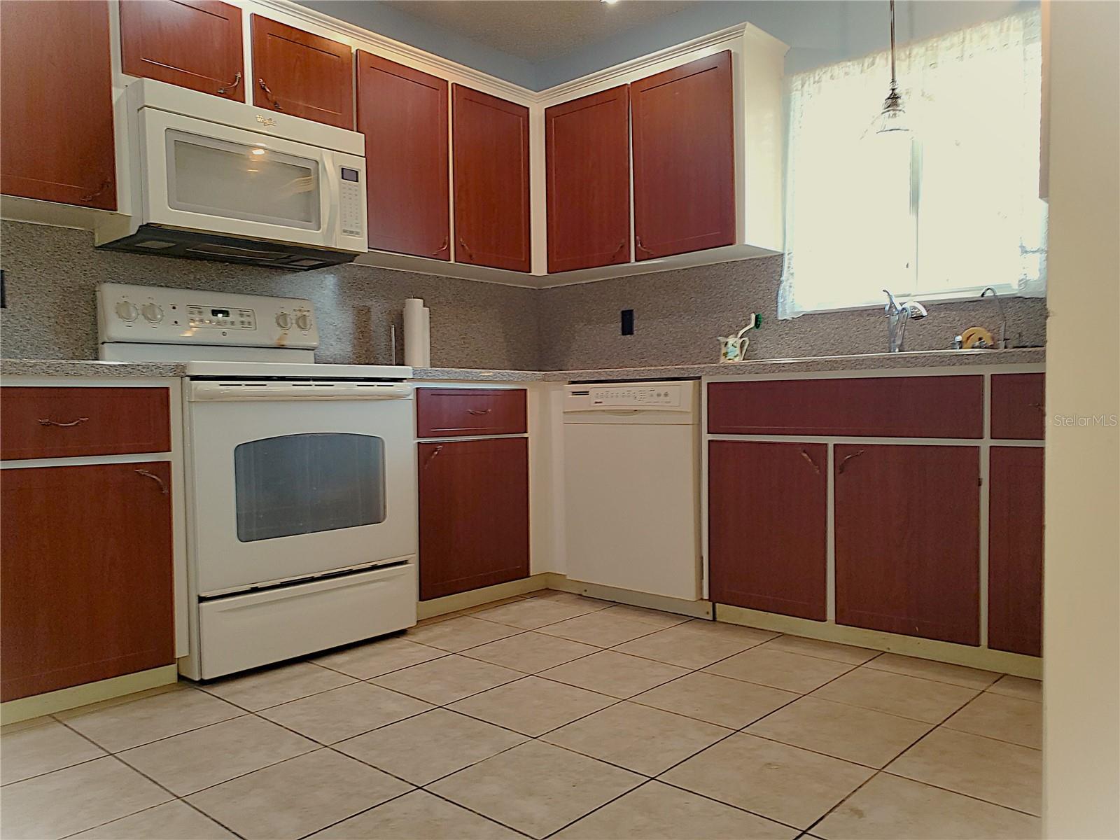 Image 26 of 44 For 10337 176th Street