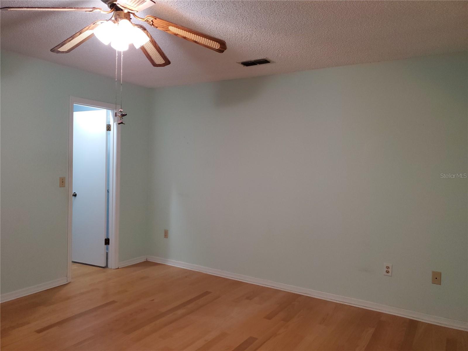 Image 34 of 44 For 10337 176th Street