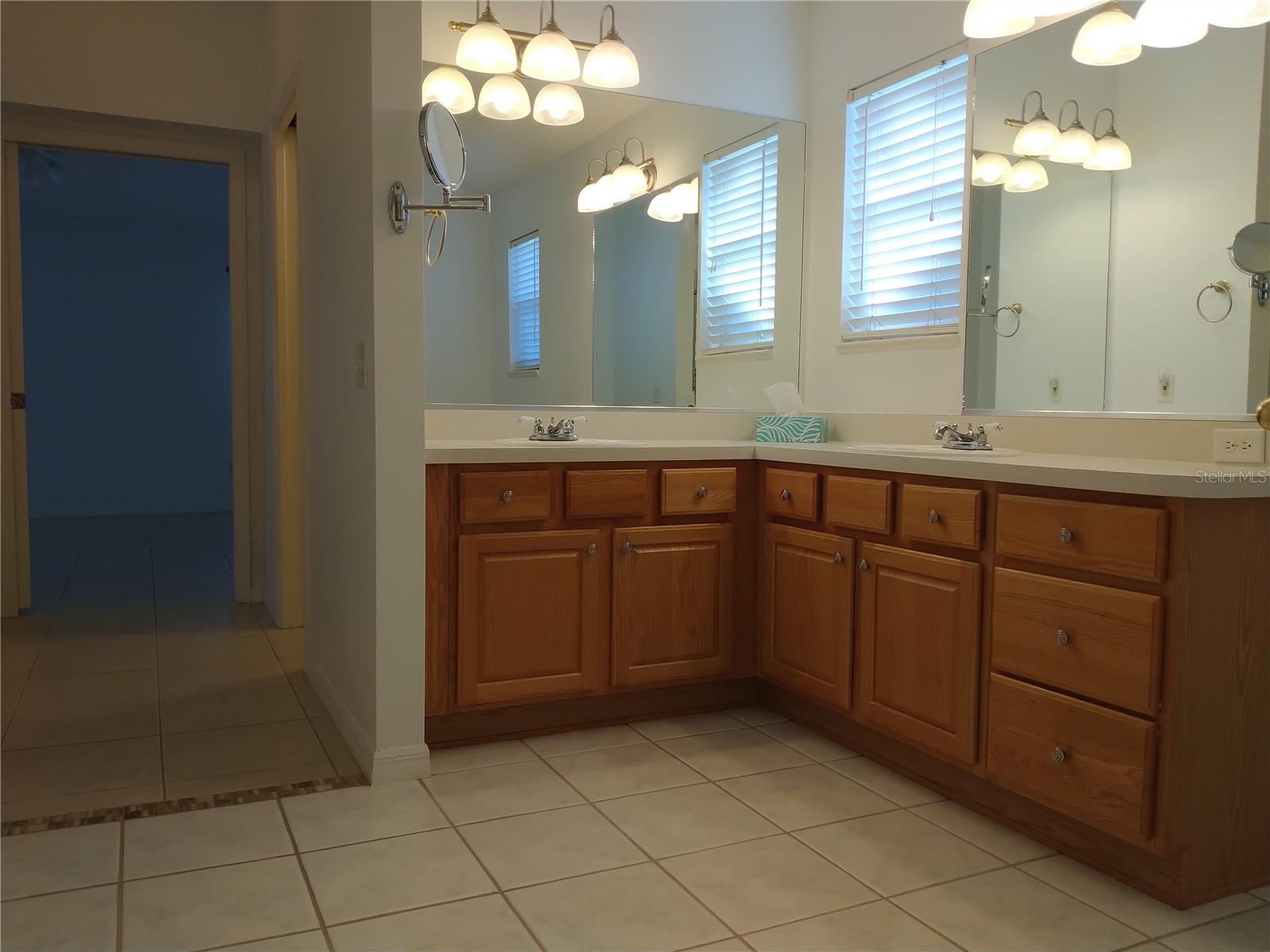 Image 15 of 30 For 1233 Oak Forest Drive